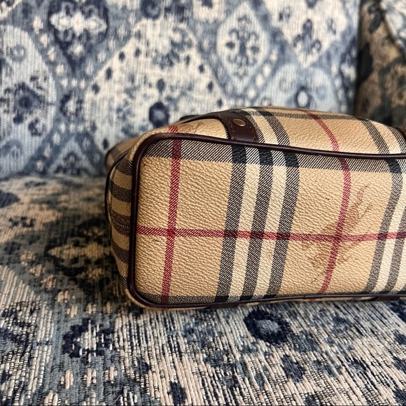 Burberry Mini Bucket Bag - Picture 7 of 14